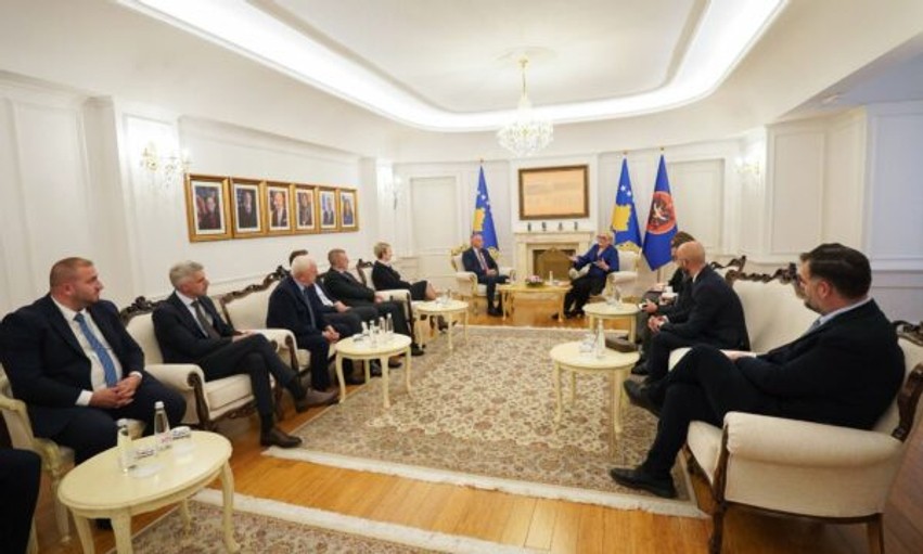 Mbështetje për Luginën, presidentja e Kosovës takon delegacionin dhe kërkon votën për numrin 17