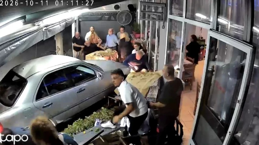 “Vazot na shpëtuan jetën” – Detaje nga ngjarja e rëndë në Selanik, ku shoferi shqiptar hyri me makinë në tavernë