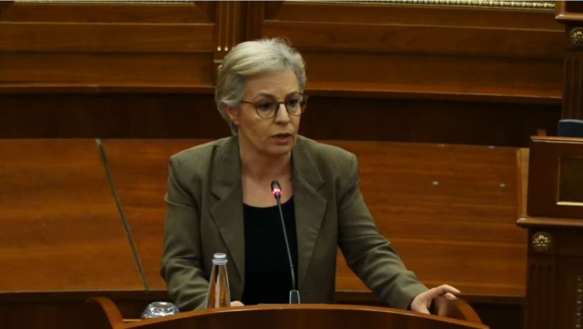 Tragjedia në Pejë: Donika Gërvalla sqaron deklaratën e saj dhe akuzon për keqinterpretim politik