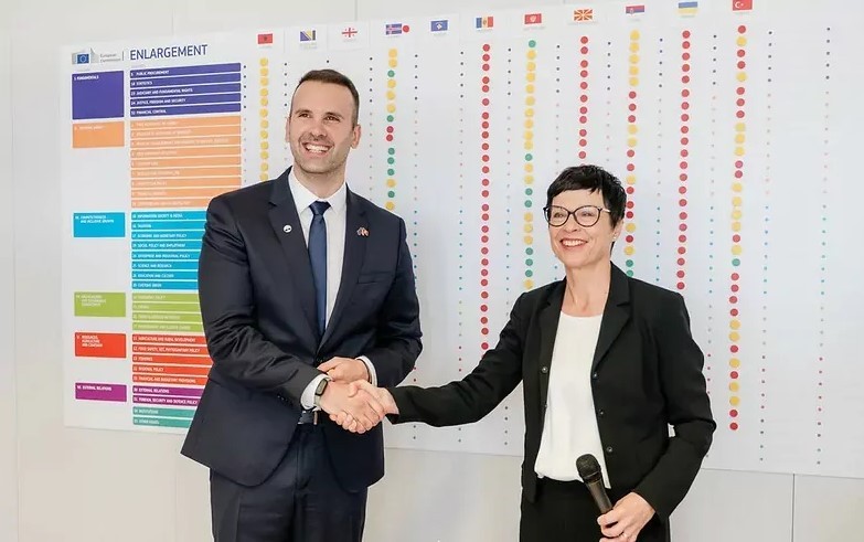 Hapa të rëndësishëm drejt BE-së: Mali i Zi mbyll tre kapituj të rinj, paralajmërohet zhvillimi i sotëm edhe për Shqipërinë