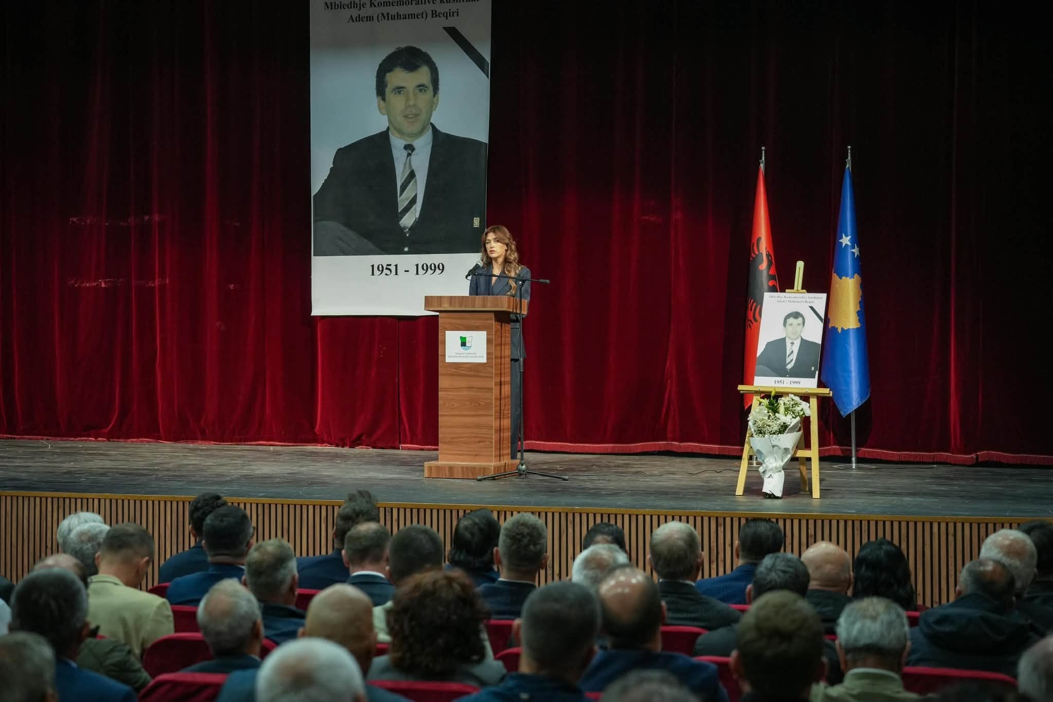 Mitrovicë, nderohen tre viktimat e luftës pas 27 vitesh pritjeje: Haxhiu bën thirrje për drejtësi dhe zbardhjen e fatit të të zhdukurve