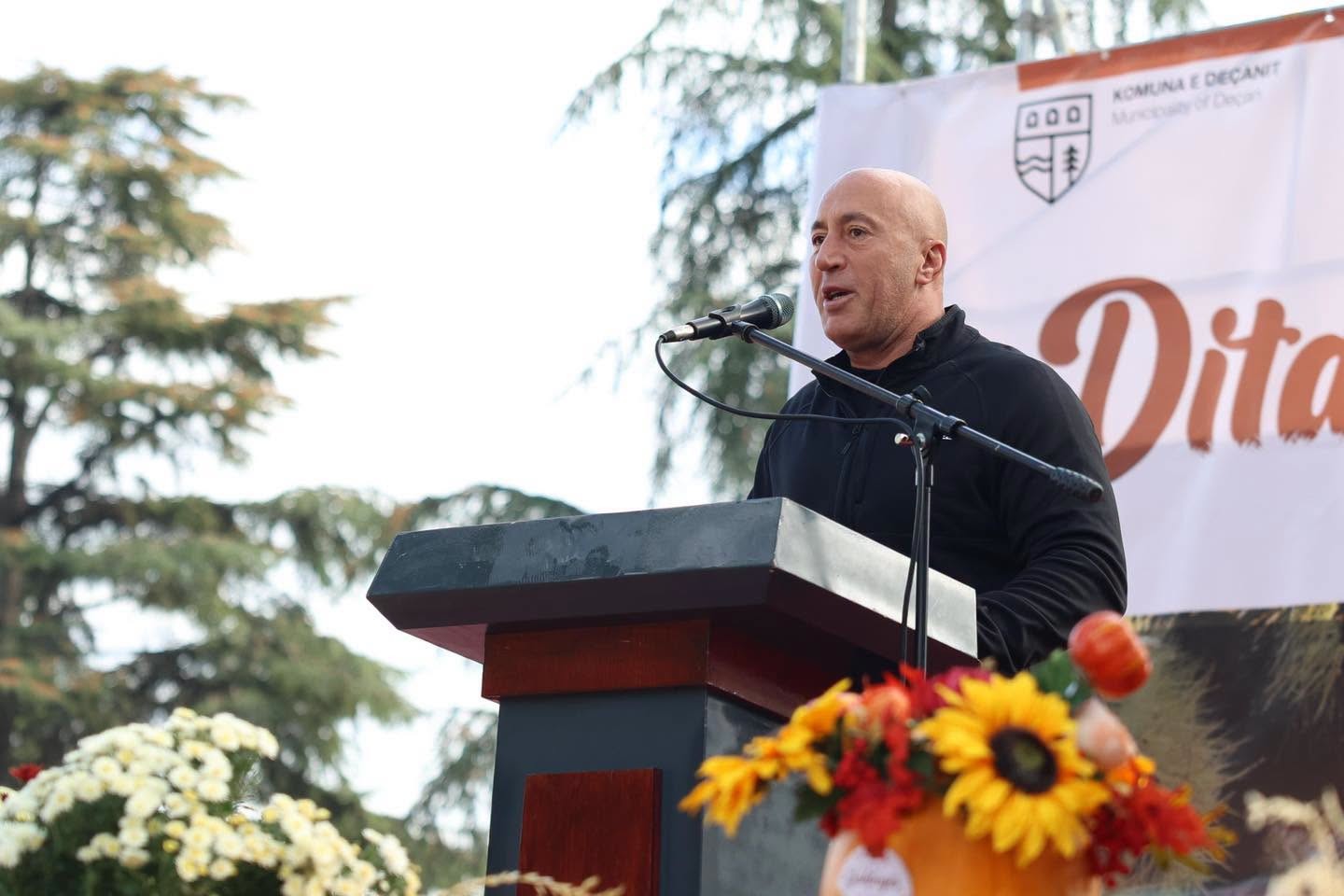 Në Deçan festohet “Dita e Gështenjës”, Haradinaj lartëson punën e palodhur të fermerëve dhe vlerat tradicionale