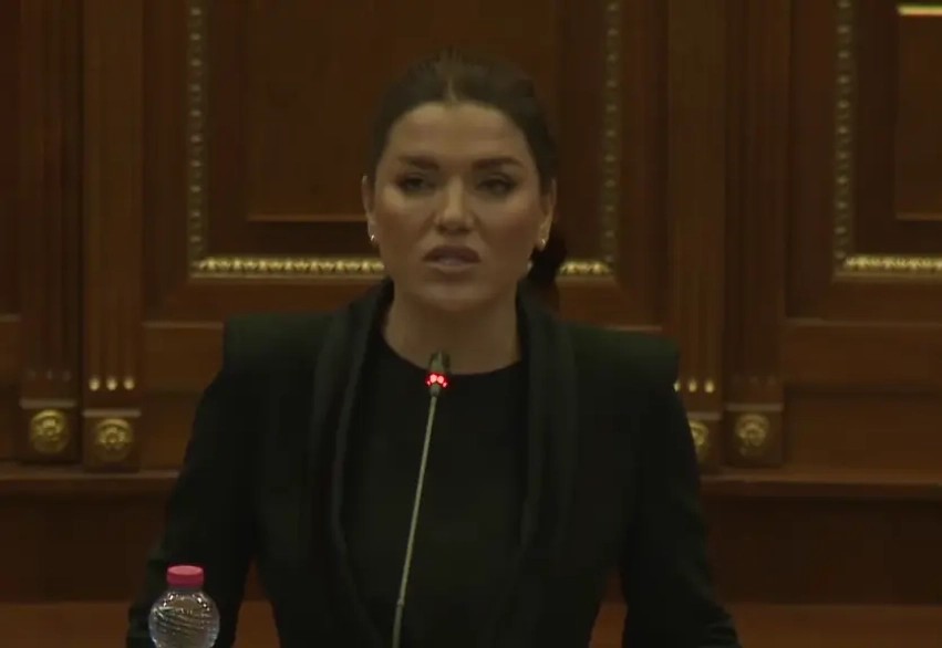 Tragjedia e Arlinda Zekajt dhe trauma familjare, deputetja Llalloshi kërkon veprime urgjente kundër dhunës me bazë gjinore