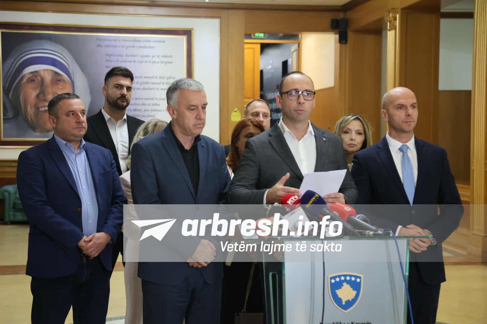 E ardhmja e pasigurt e Listës Serbe pas kthesës politike në Beograd