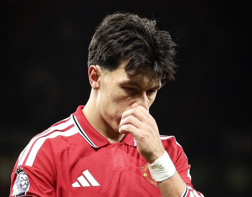 Pakënaqësitë publike ndaj drejtuesve, Lisandro Martinez rrezikon sanksione të rënda nga Manchester United