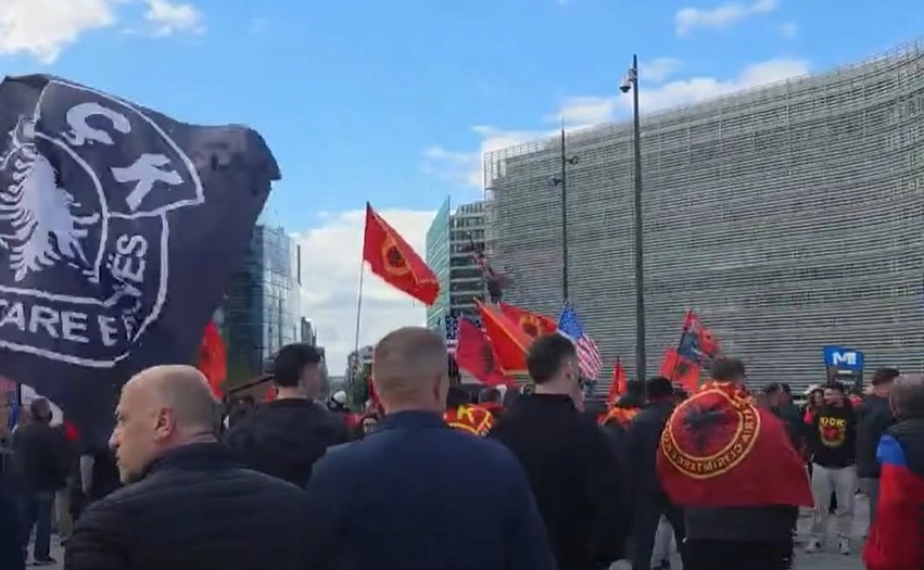 Protestë masive në Bruksel: Diaspora dhe qytetarët kërkojnë drejtësi për ish-krerët e UÇK-së