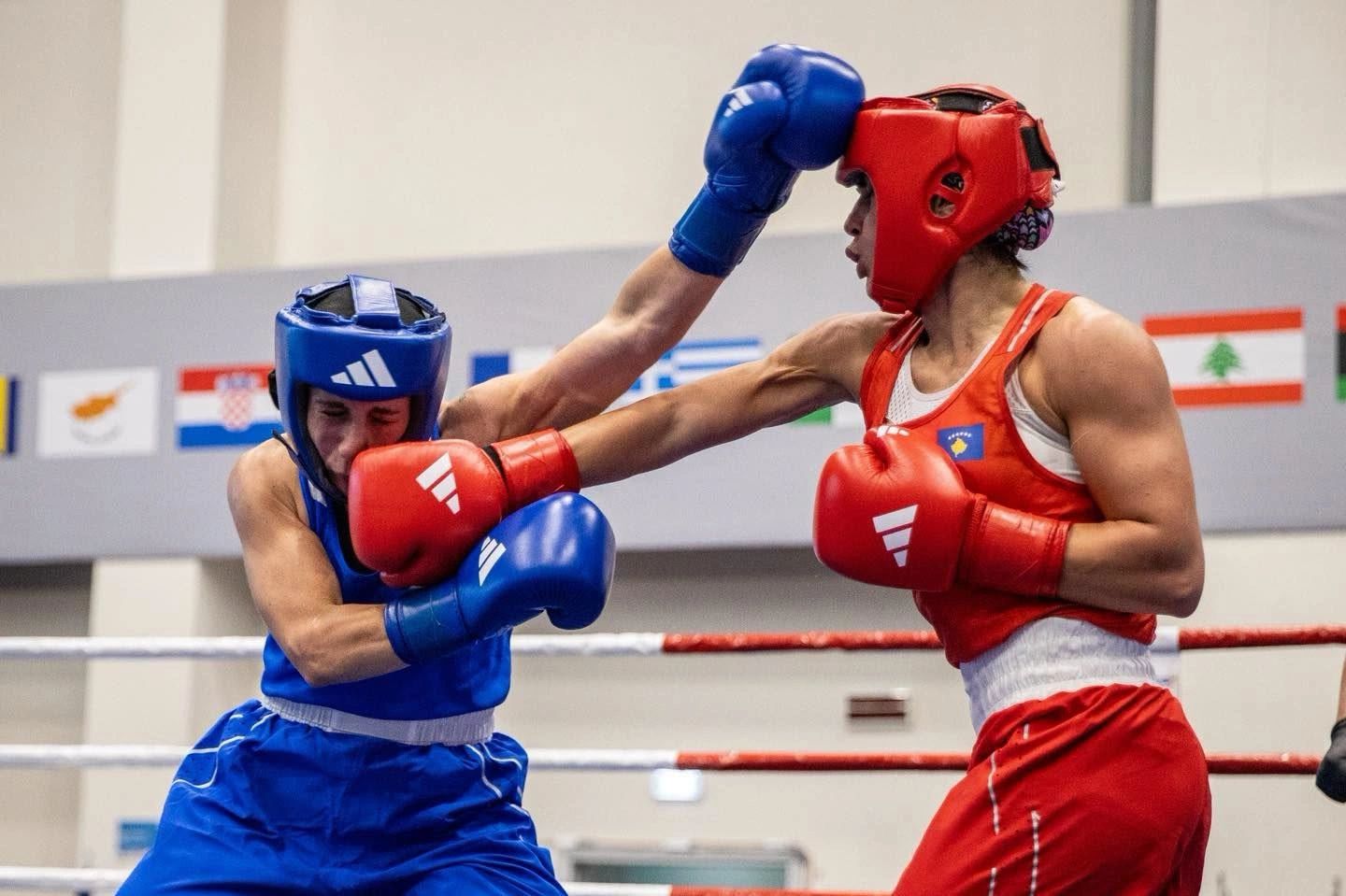 Donjeta ndalet në gjysmëfinale, mbetet me medalje të bronztë evropiane