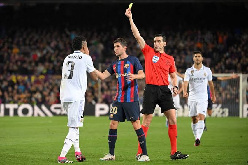 Njoftimi zyrtar: Ky është gjyqtari që do të ndajë drejtësi në “El Clasico” këtë fundjavë