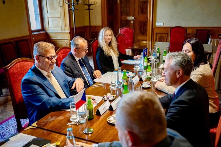 Kosova kërkon përshpejtimin e statusit kandidat: Zulfaj zhvillon takime kyçe në Pragë