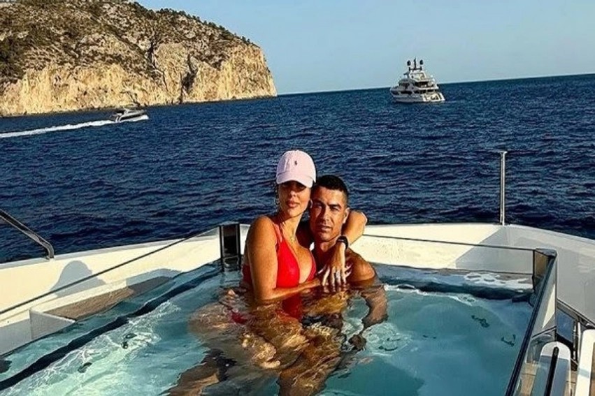 Investim milionëshe: Cristiano Ronaldo dhe Georgina Rodríguez sigurojnë dy vila përrallore në një ishull ekskluziv