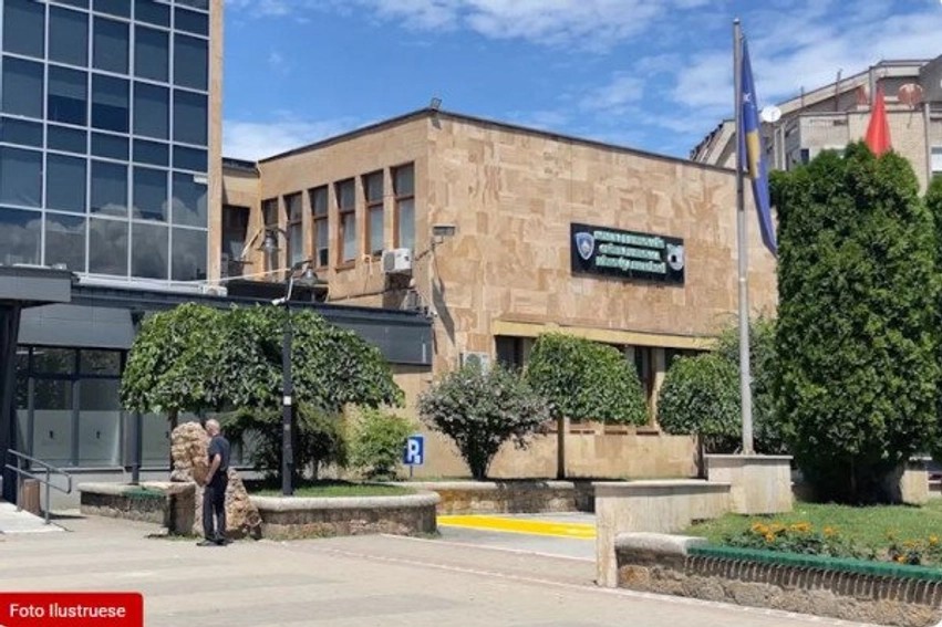 Anulohet udhëtimi i maturantëve të Mjekësisë në Mitrovicë, Drejtoria e Arsimit sqaron arsyet