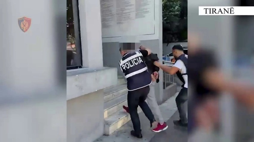 Operacioni “Perimetri”: Kapet 26-vjeçari nga Elbasani teksa shpërndante kokainë pranë shkollave në Tiranë