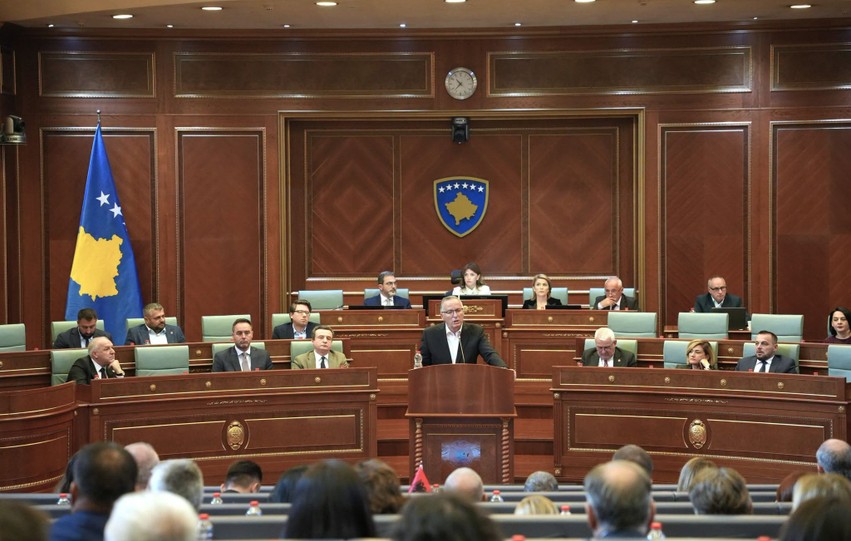 “Kush e ndal këtë vetëshkatërrim?”: Saim Tahiraj lëshon alarmin pas vendimit të fundit të Kuvendit