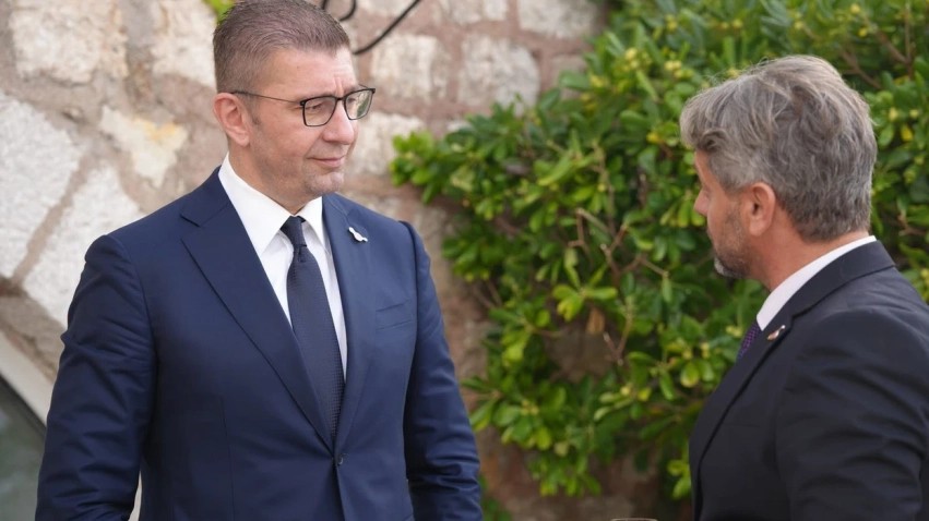 Mickoski nga Berlini: Maqedonia e Veriut kërkon nisjen e negociatave dhe mbetet e palëkundur në rrugën drejt BE-së