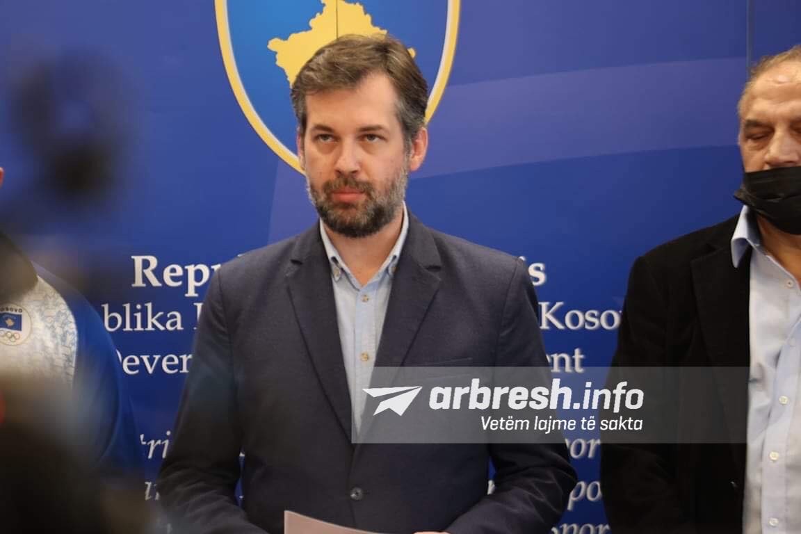 Ministri Çeku paralajmëron transformimin e universiteteve në përputhje me kërkesat e tregut të punës