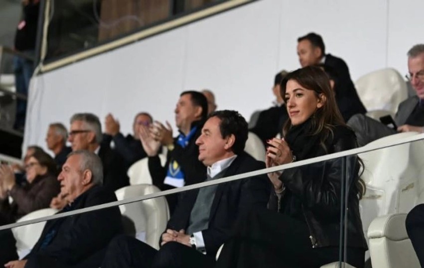 Kurti pas fitores ndaj Irlandës: Lojë e shkëlqyeshme në stadiumin ‘Fadil Vokrri’