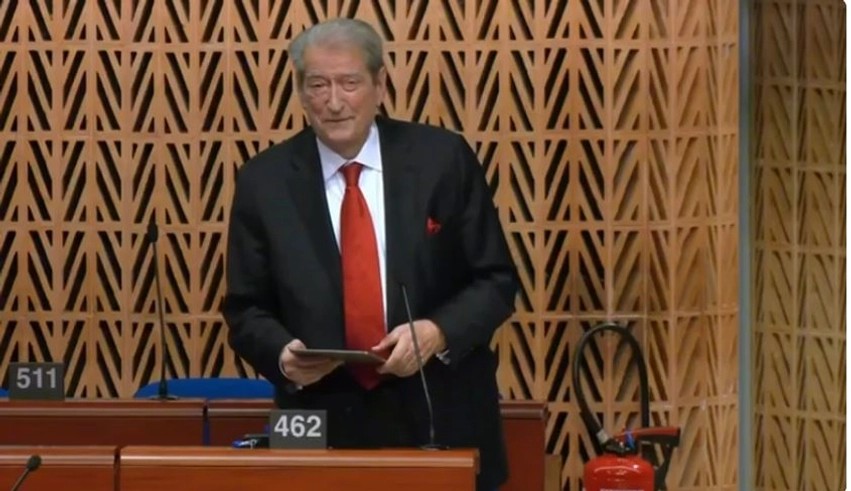 Berisha nga Strasburgo: Kontrolli qeveritar mbi mediat e ka shndërruar pluralizmin në një fasadë