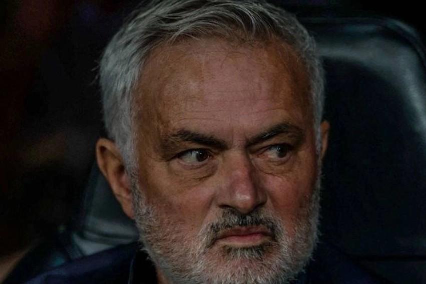 Taktika e Mourinhos mbyt Camp Noun, Real Madridi triumfon në El Clásico dhe trazon garën për titull