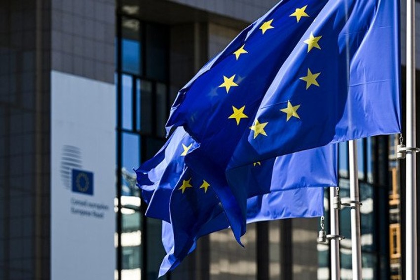 Brukseli rikthehet me reagim të ashpër: Ndryshimet ligjore për Gjykatën Speciale sfidojnë detyrimet ndërkombëtare të Kosovës
