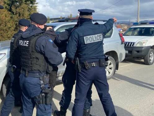 Konflikti për pronën në Mitrovicë degjeneron në kërcënim me vdekje: Arrestohet 65-vjeçari pas denoncimit të të riut