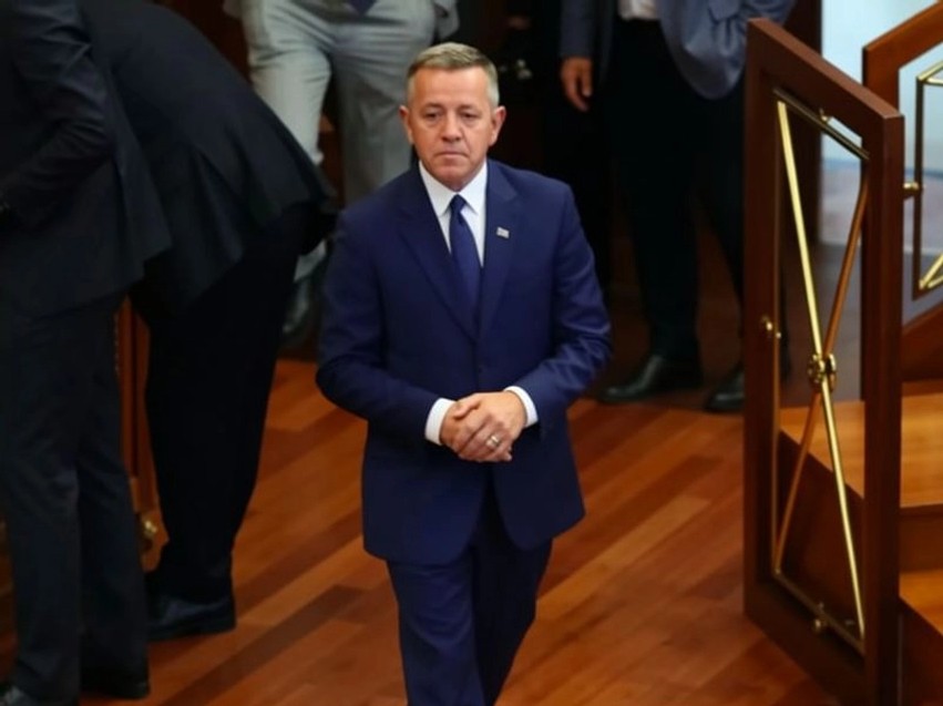 ​Rrustem Mustafa tregon se a është kandidat për president të Kosovës