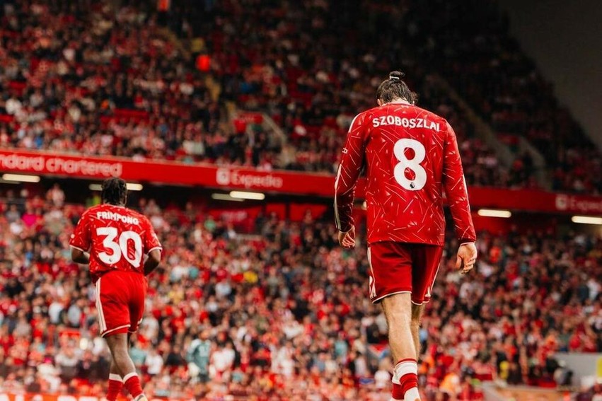 Përballja e madhe në “Anfield”: Kur futbolli kalon në plan të dytë përballë skandalit financiar të Manchester Cityt