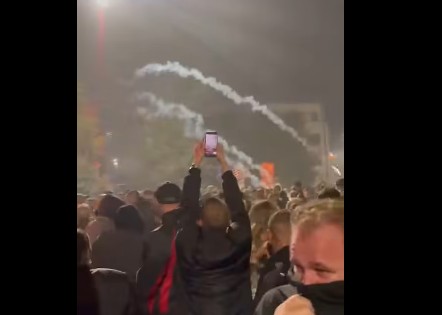 Tensione dhe gaz lotsjellës pas Kuvendit: Pamje nga shpërndarja e turmës