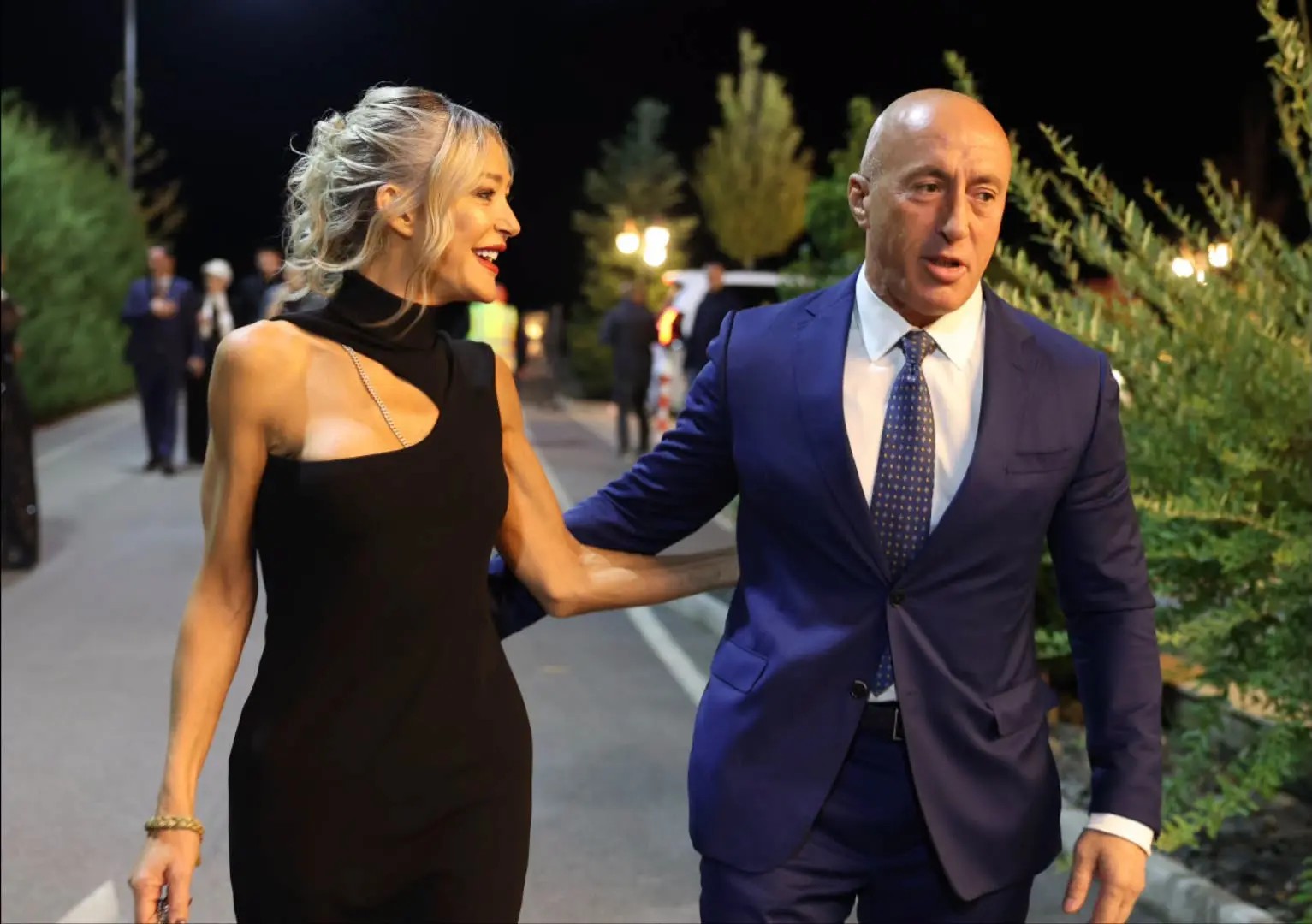 Gëzim dhe urime në dasmën e Kushtrimit dhe Aurorës, i pranishëm edhe Ramush Haradinaj