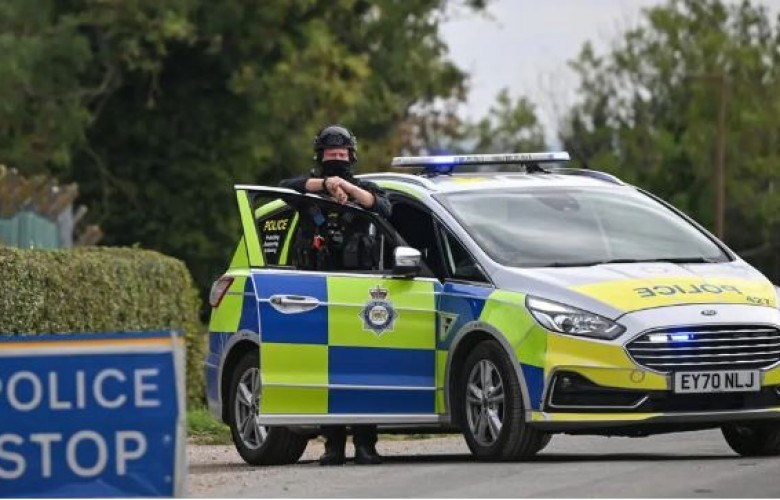 Alarm sigurie në Britani: Pesë të arrestuar pranë bazës ushtarake për dyshime terrorizmi
