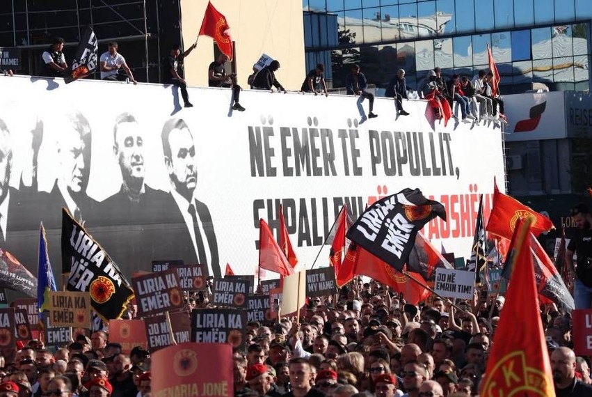 Apeli i fortë i publicistit: Ndalni politizimin e Gjykatës Speciale dhe mos e përdorni UÇK-së si mburojë