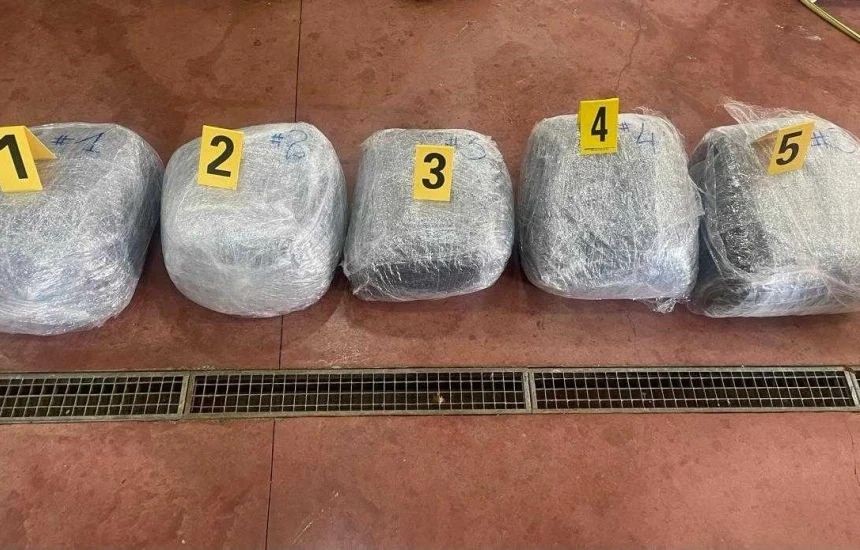 Aksion antidrogë në Deçan: Prangosen dy persona për kultivim të narkotikëve në Isniq