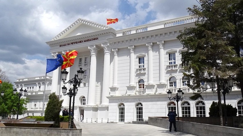 Shtyhet afati: Qeveria mban në fuqi TVSH-në e ulur për naftën deri më 12 tetor