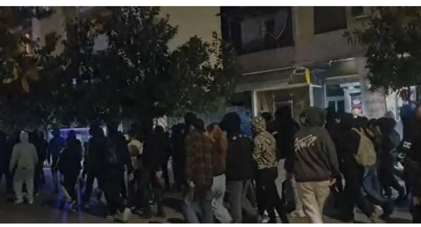 Tension dhe masa të rrepta sigurie në Elbasan: Protestuesit rikthehen në shesh edhe në orët e mbrëmjes