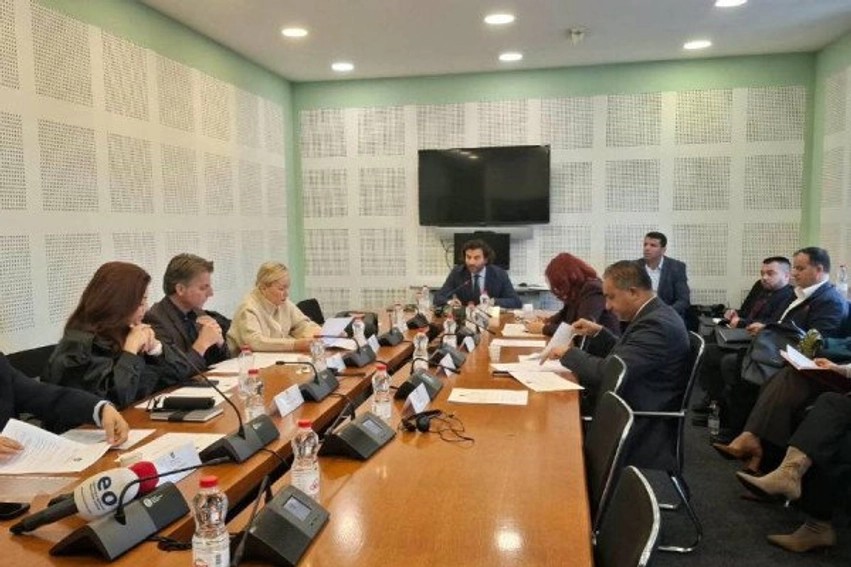 Komisioni parlamentar jep dritën jeshile për rishikimin e buxhetit të vitit 2026