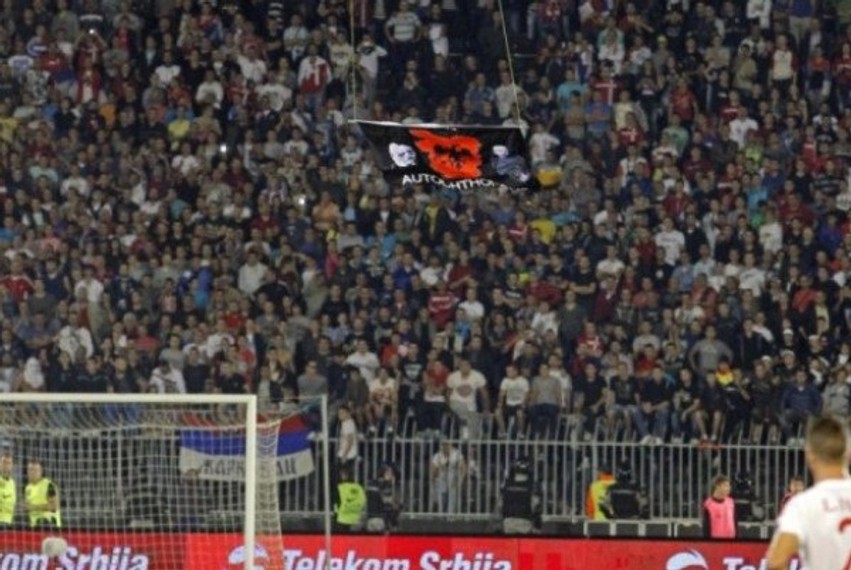 12 vjet nga 'droni' që tronditi Beogradin: Si u shndërrua një ndeshje futbolli në histori