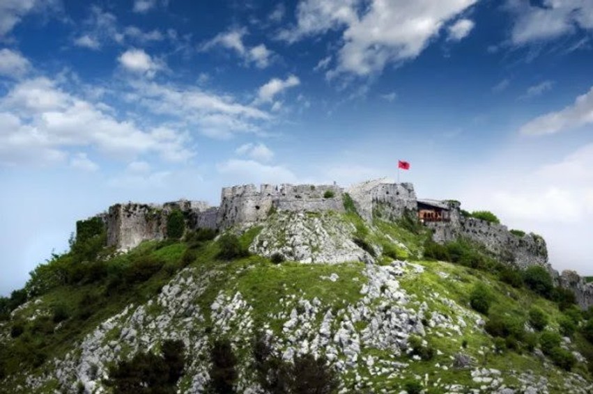 Turizmi në lulëzim: Kalaja e Rozafës regjistron mbi 28 mijë vizitorë përgjatë muajit shtator