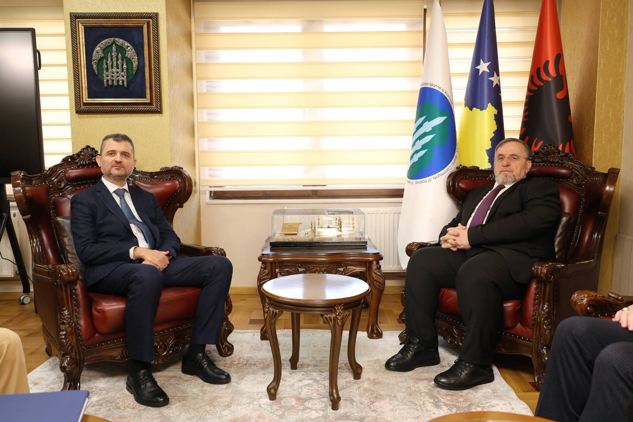Myftiu Tërnava takon krerët e BIK-ut malazez, konfirmon angazhimin për shqiptarët e Krajës