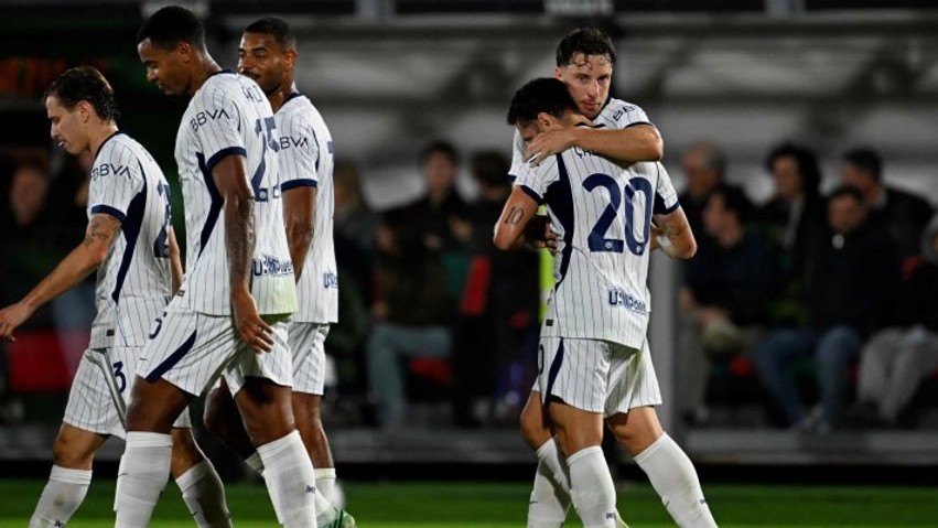 Interi rrëmben kreun e Serie A përmes dy autogolave dramatikë në fund të sfidës