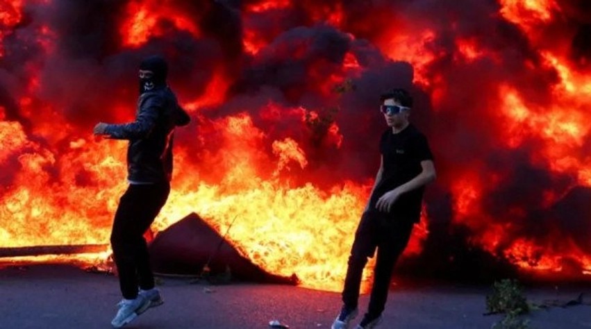 Tensione dhe përplasje në Tiranë, 11 të lënduar në protestë mes tyre tre të mitur