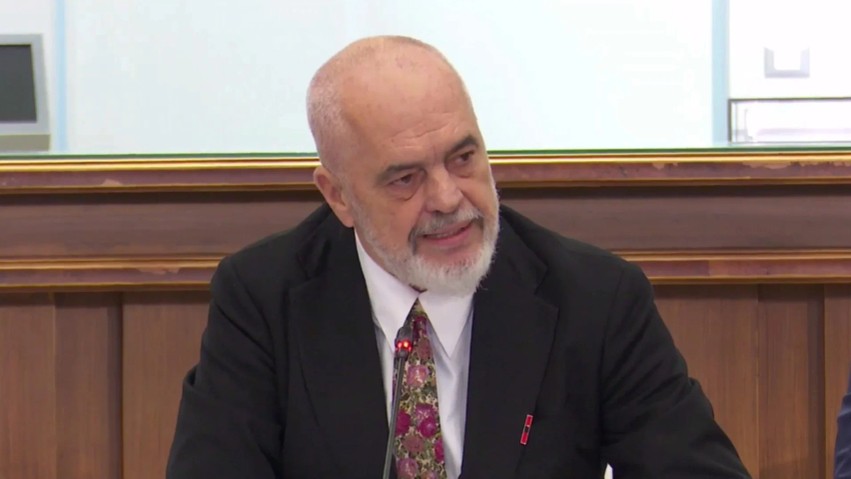 Kryeministri Rama mbledh drejtuesit e bankave: Sulmet ndaj institucioneve financiare janë dhunë e orkestruar