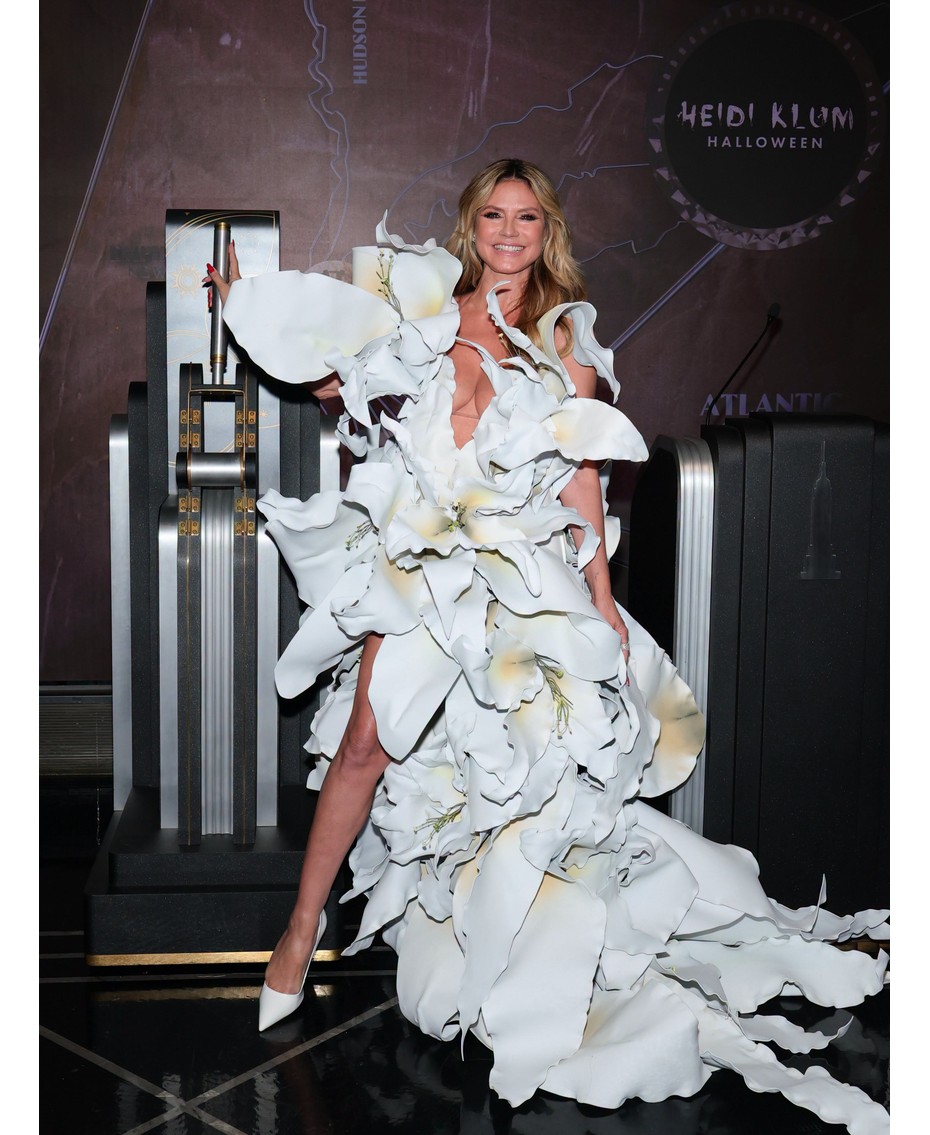 Në prag të Halloween-it, Heidi Klum bën bujë me pamjen e saj magjepsëse në Empire State Building