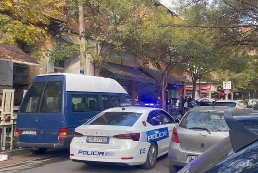 Zbardhet ngjarja në Tiranë: Borxhi i pashlyer çoi në plagosjen e 22-vjeçarit, autori ende në arrati