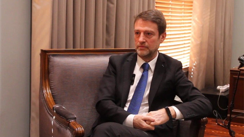 Zgjedhjet në Serbi, kryediplomati Hoxha fton bashkëkombësit në Luginë: Dilni masivisht në votime