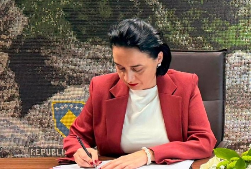 Përplasja për urbanistikën: Ministria anulon 19 vendime të Prishtinës, reagon Pacolli
