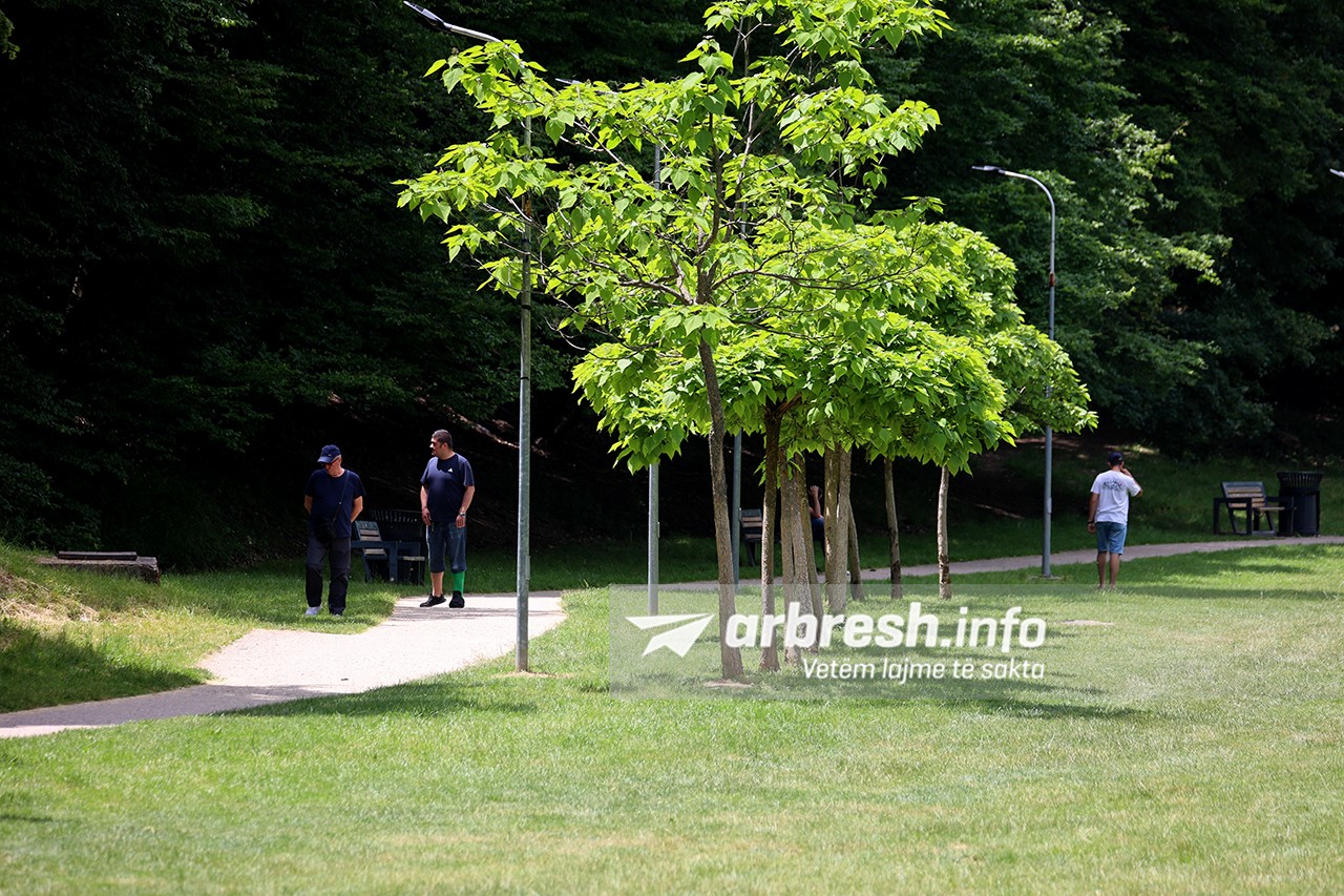 Parashikimi i motit për sot: Kosova mes rrezeve të diellit dhe vranësirave, temperaturat kapin vlerat deri në 25°C